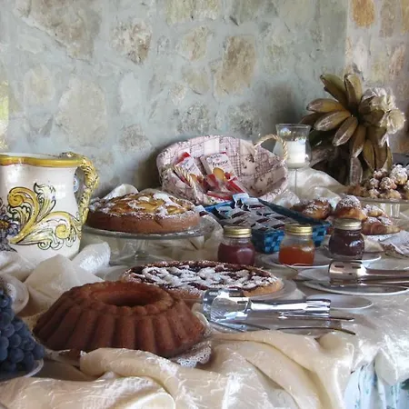 Bed and Breakfast Macchia D'olmo 4*