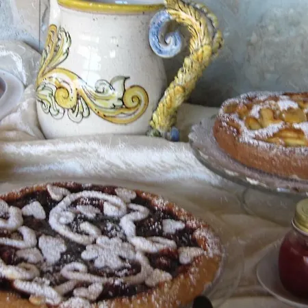 Macchia D'olmo ベッド・アンド・ブレックファスト 4*