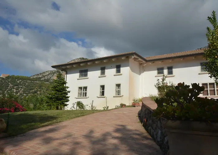 לינה וארוחת בוקר Macchia D'olmo קאפאצ'יו-פאסטום