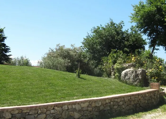 Macchia D'olmo לינה וארוחת בוקר