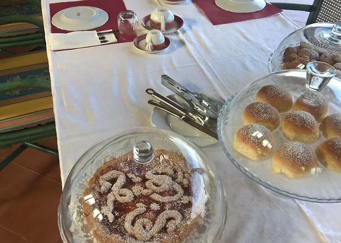 לינה וארוחת בוקר Macchia D'olmo 4*