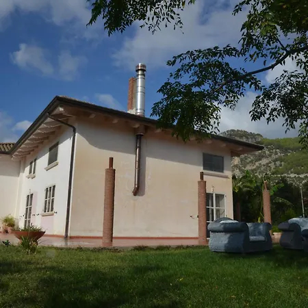 Macchia D'olmo Bed & Breakfast
