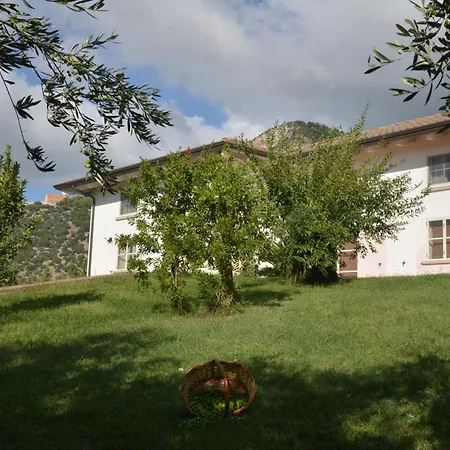 Macchia D'olmo Bed & Breakfast 3*