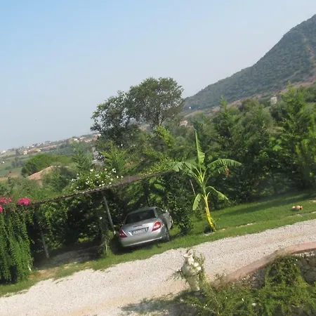 Macchia D'olmo Bed & Breakfast 3*