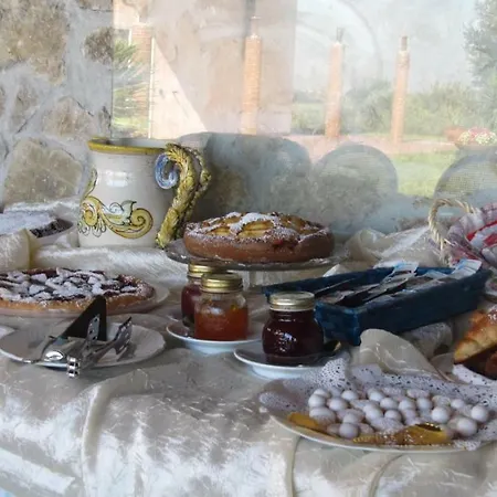 Macchia D'olmo Bed & Breakfast 4*