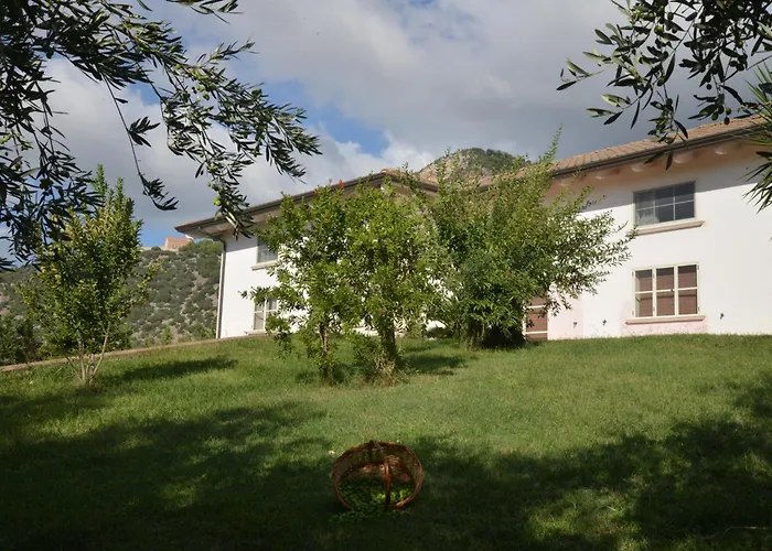 Macchia D'olmo Bed & Breakfast 4*